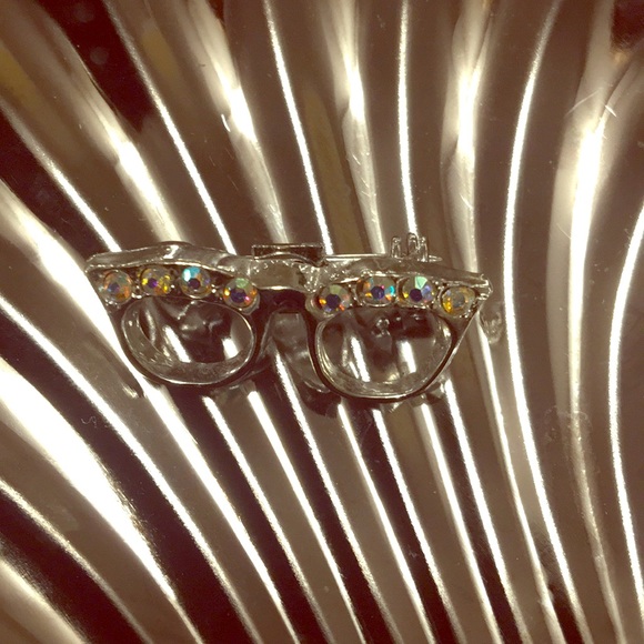 💋Pretty glasses pin/brooch. sparkly stones! - Picture 2 of 4